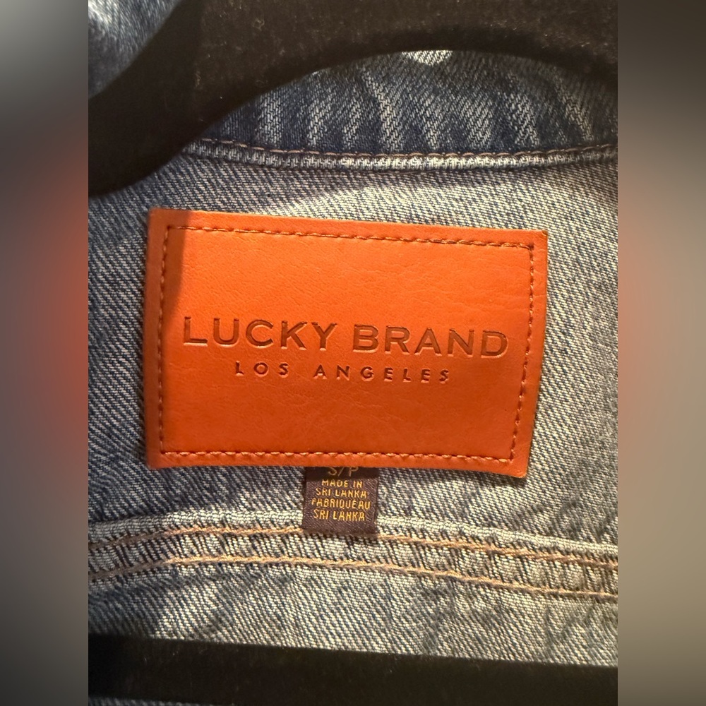 🦋💙 Lucky Brand Classic Denim Jean Jacket Medium Wash Women’s Size Small - Picture 2 of 4